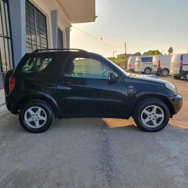 Toyota RAV4 2.0 Tdi D-4D cat 3 porte Sol - Foto 4
