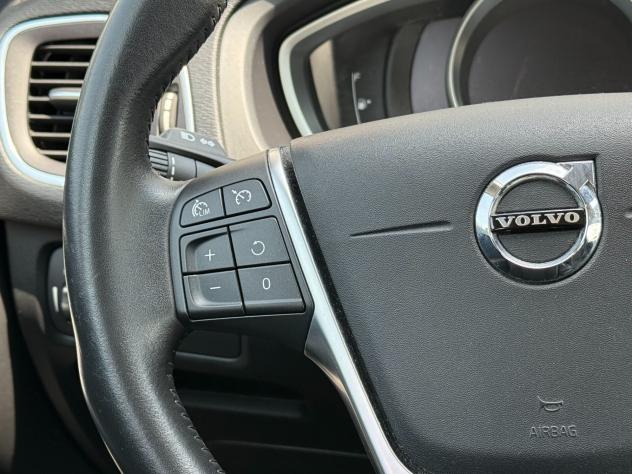 Volvo V40 T2 Momentum - Foto 9