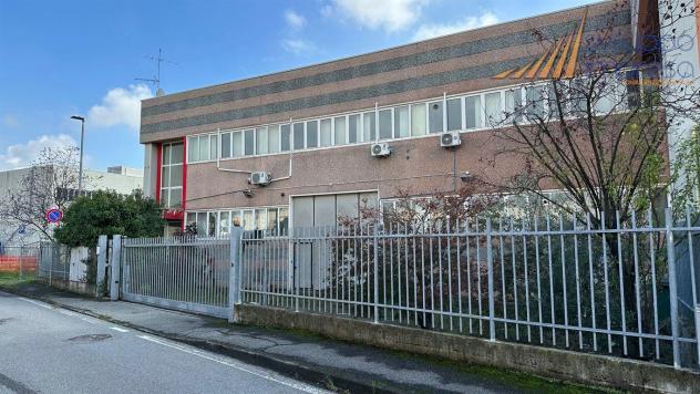 CAPANNONE CON UFFICI E SHOWROOM IN VENDITA A BRUGHERIO - Foto 18