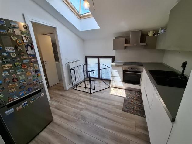 ULTIMO PIANO: Luminoso appartamento di 4 locali a Meda - Foto 11