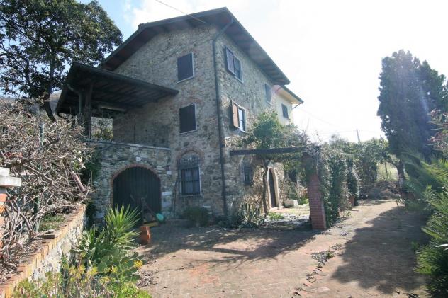 Colonica in vendita a Fossone - Carrara 200 mq Rif: 1105938