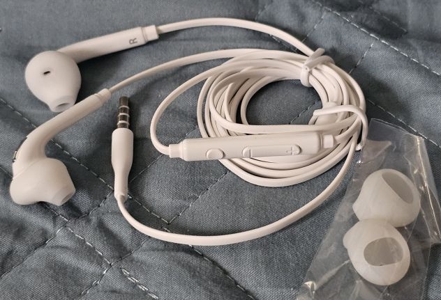 Samsung auricolari stereo a filo con pulsanti di controllo, con presa mini jack - Foto 4