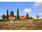 Rustico / Casale di 201 m² con più di 5 locali e box auto in vendita a Paciano