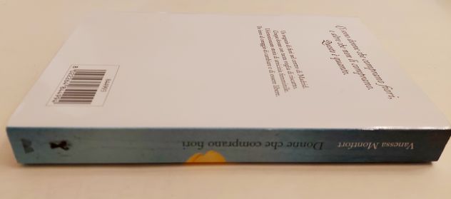 Donne che comprano fiori di Vanessa Montfort Ed.Mondolibri licenza Feltrinelli - Foto 4