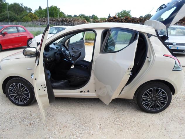 Lancia Ypsilon 1.2 69 CV 5 porte Platinum (GPL) - Foto 10