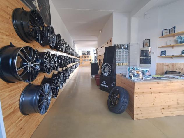 Capannone commerciale in vendita a Montecalvoli Basso - Santa Maria a Monte 260 mq Rif: 1448393