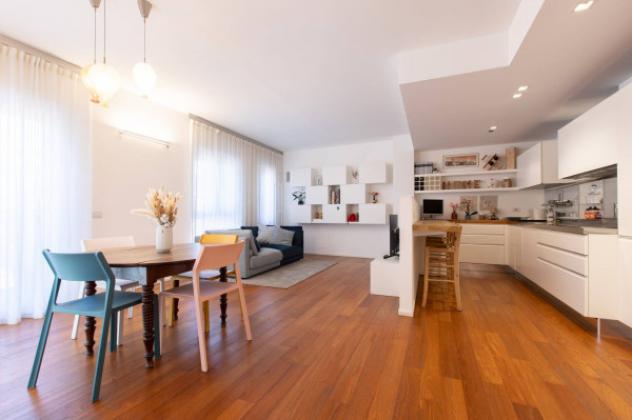 Attico / Mansarda di 145 m² con 3 locali e box auto in vendita a Milano - Foto 2