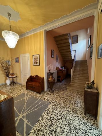 Suzzara vendesi casa indipendente 6 vani 300 Mq - Foto 9