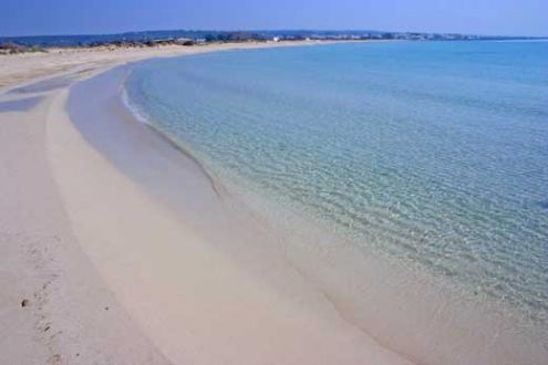SALENTO: CASA INDIPENDENTE CLIMATIZZATA 8 posti-200m SPIAGGIA