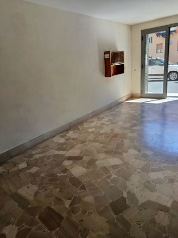 Varazze centro(estivo) sei vani perfetti terrazza giardino parcheggio 1300 euro - Foto 10