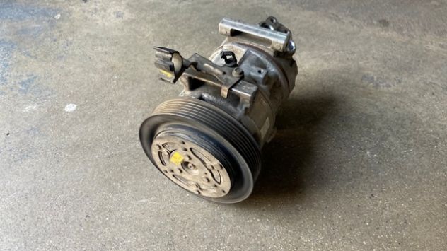 Compressore climatizzatore Alfa Romeo 147 1.9JTD del 2004 (447220-8644) - Foto 3