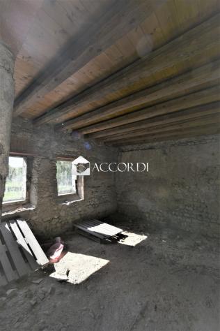 Interessante rustico composto su diversi livelli da ristrutturare in vendita a Cordignano. - Foto 5