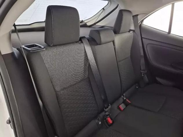 Toyota Yaris Cross 1.5h 92 CV E-CVT Business - Foto 10