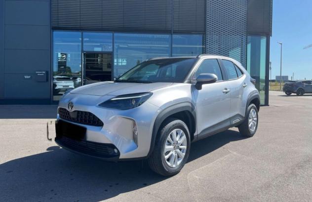 Toyota Yaris Cross KM 0 RATA MENSILE 281,00 EURO CON LA MAXI RATA 1.5H (116 CV) E-CVT Active Eco