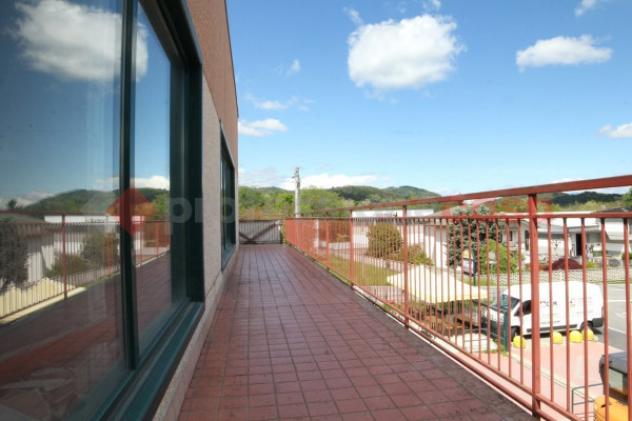Immobile di 110 m² con 1 locale in vendita a Paruzzaro
