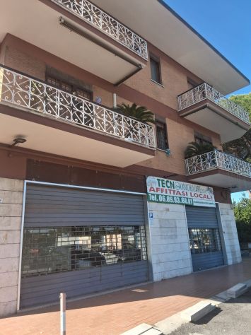Negozio C1 a Via Casilina zona Giardinetti