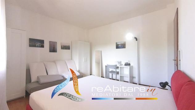 Bilocale con terrazzo: comfort e quiete per chi si trasferisce per lavoro - Foto 12