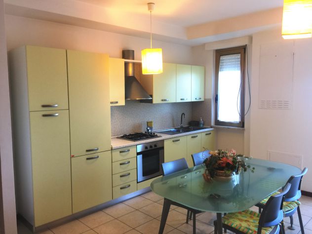 COLLEVERDE, secondo piano, 2 camere, 3 balconi - Foto 3
