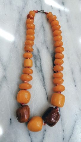 SPETTACOLARE COLLANA ETNICA TRIBALE BERBERA DI COPALE CON CORALLI. - Foto 3