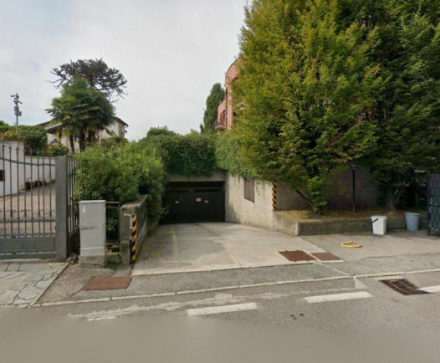 Immobile in asta di 24 m², box auto in vendita a Appiano Gentile