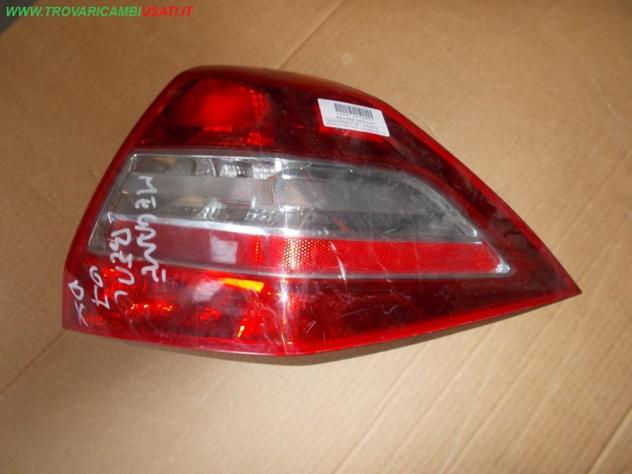 FANALE POST.D. 06  (4 PORTE) RENAULT MEGANE (C84/B84) 3p / 5p 999-U47690 Parti elettriche  Fanaleria  Fanali  Fanale post. dx. RENAULT - MEGANE 3p / 5