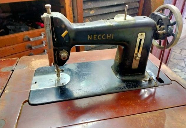 Macchina da cucire antica Necchi - Foto 4