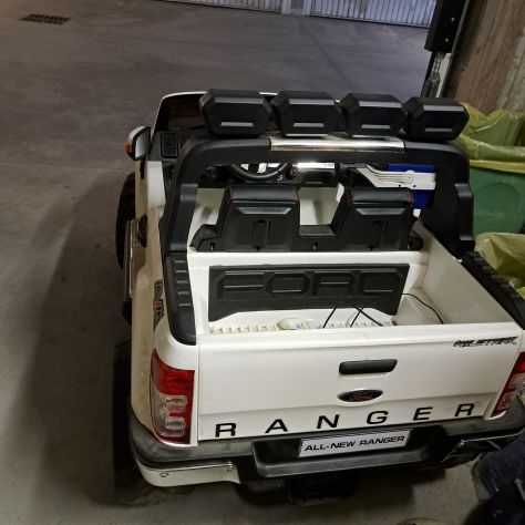 Auto elettrica per bambini Ford Ranger 4X4 MP4 con telecomando - Foto 4