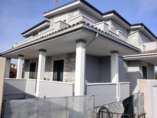 Villa in Vendita in zona INCORONATA con giardino - Foto 6