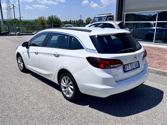 Opel Astra 1.6 CDTI Business 110cv S&S MT6 - Foto 4