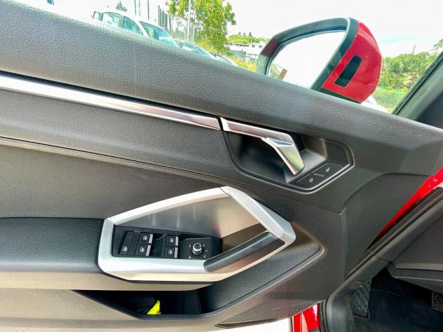 Audi Q3 2.0 TDI 150CV S tronic 2021 - Foto 9