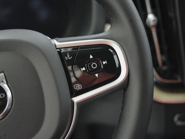 Volvo XC60 Recharge T6 Plug-in AWD auto Plus Dark - Foto 10