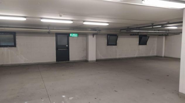 Vendesi magazzino interrato di 360 mq in Assago - Foto 7