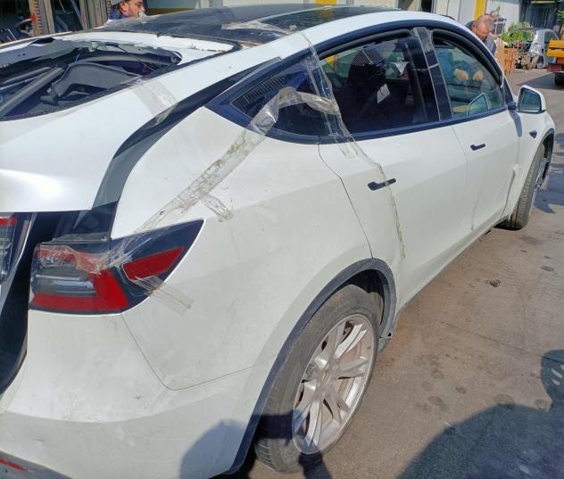RICAMBI USATI AUTO TESLA Model Y Serie N.D. 4D1 Elettrica (19) - Foto 3