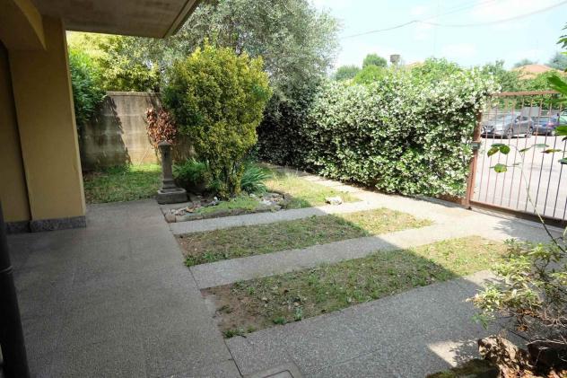 Villa a schiera in Vendita in zona CONFINE CON S. GIORGIO S/L con giardino - Foto 2