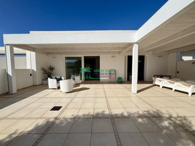 Rif. 2480 - Villa a schiera con verande e giardino a Marina di Ragusa - Foto 4