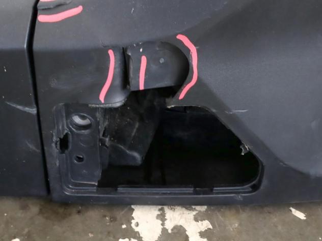 105802313252 PARAURTI ANTERIORE IVECO DAILY 3.0 (2019) RICAMBIO USATO DANNEGGIATO - Foto 6