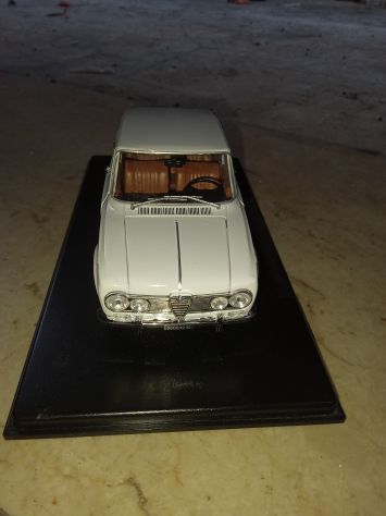 Auto Vintage Deluxe Collection 1/24 Alfa Romeo Giulia 1600 super (1965) - Foto 6