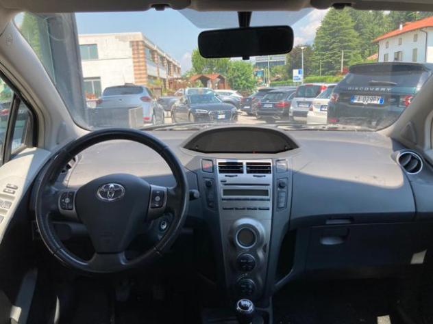 TOYOTA Yaris 1.3 5 porte Sol rif. 23836137 - Foto 9
