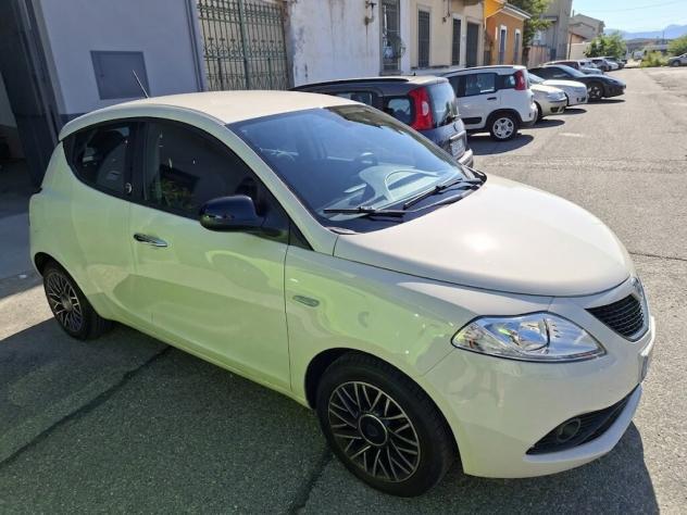 Lancia Ypsilon 1.2 69 CV 5 porte GPL Ecochic Gold - Foto 2