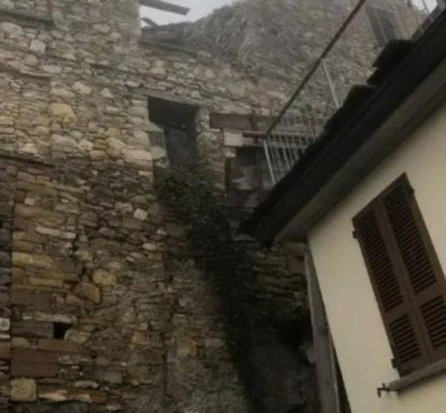 Immobile in asta di 1127 m² con più di 5 locali in vendita a Bardi - Foto 2