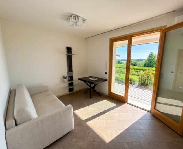 Bilocale con balcone, box auto e piscina - Foto 5