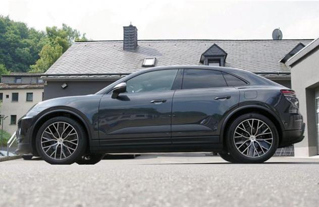 PORSCHE Macan Ev 265KW (360HP) rif. 22733683 - Foto 4