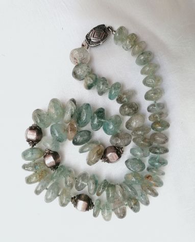 BELLISSIMA COLLANA DI QUARZO IALINO (CRISTALLO DI ROCCA) E ARGENTO STILE ETNICO. - Foto 5