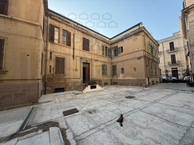 VILLA di 30 vani e di 2000 mq (MESSINA) rif. 3VSA18288