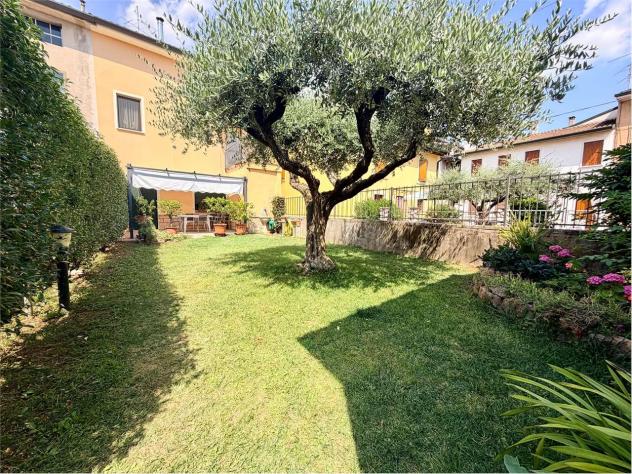 V005468 - BIFAMILIARE INDIPENDENTE CON GIARDINO !