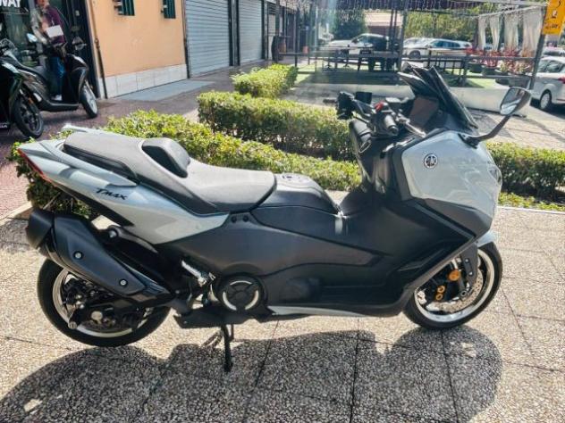 YAMAHA T-Max 560 TECH MAX TUTTO INCLUSO ANCHE PASSAGGIO! MINI RATE rif. 24162397 - Foto 6
