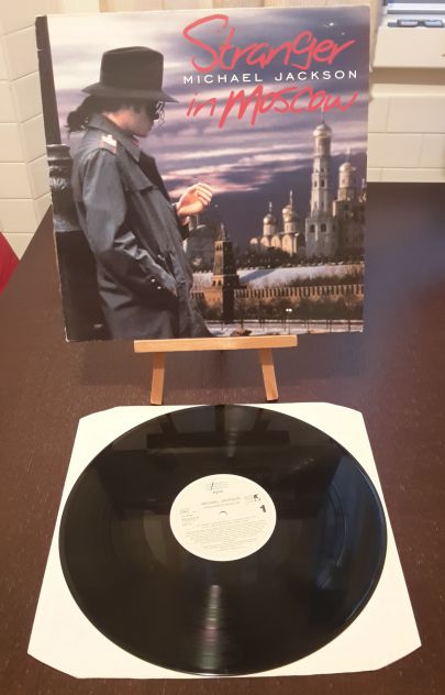 MICHAEL JACKSON, Stranger in moscow, Etichetta: epic 663352 6 - 1966. - Foto 2