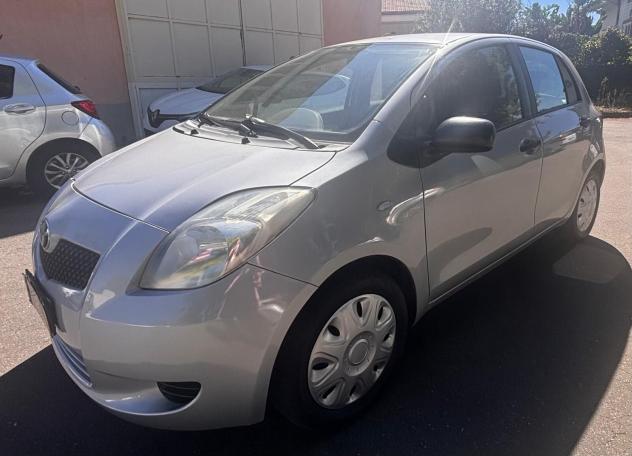 Toyota Yaris 1.0 5 porte - Foto 8