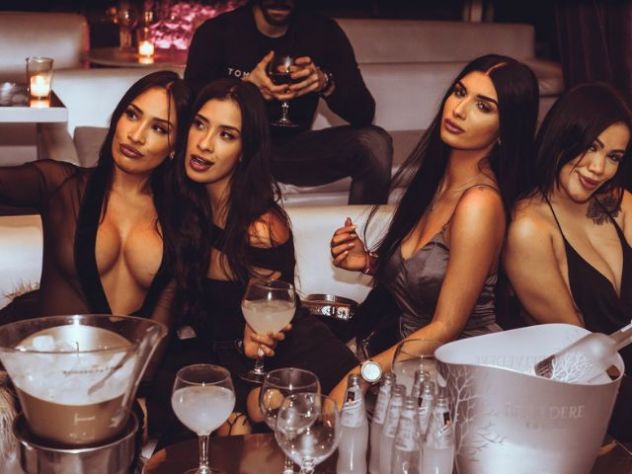 RAGAZZA IMMAGINE DISCOTECA CAGLIARI: LAVORO CON VITTO E ALLOGGIO - Foto 3