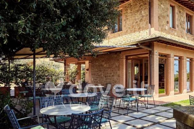 Rustico / Casale di 900 m² con più di 5 locali e box auto in vendita a Pienza - Foto 3